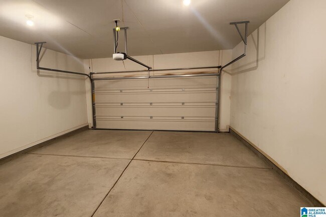 Building Photo - 299 High Ridge Dr