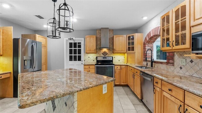 Building Photo - 5304 Rosecrest Cir