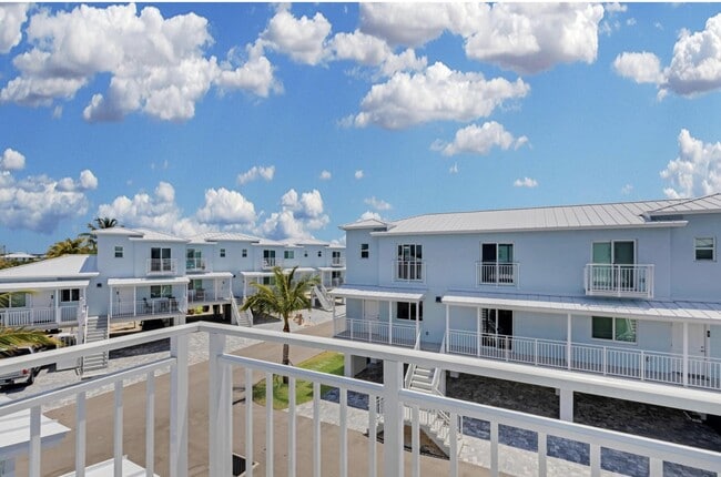 Building Photo - 10877 Overseas Hwy