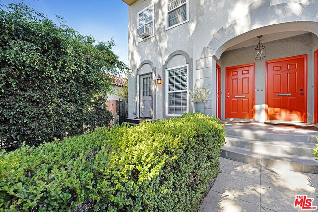 Building Photo - 1359 Cloverdale Ave