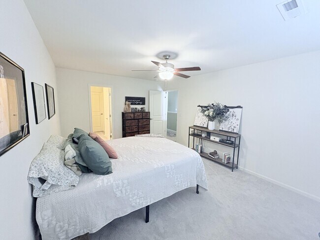 Building Photo - 456 Sullivan Loop Rd