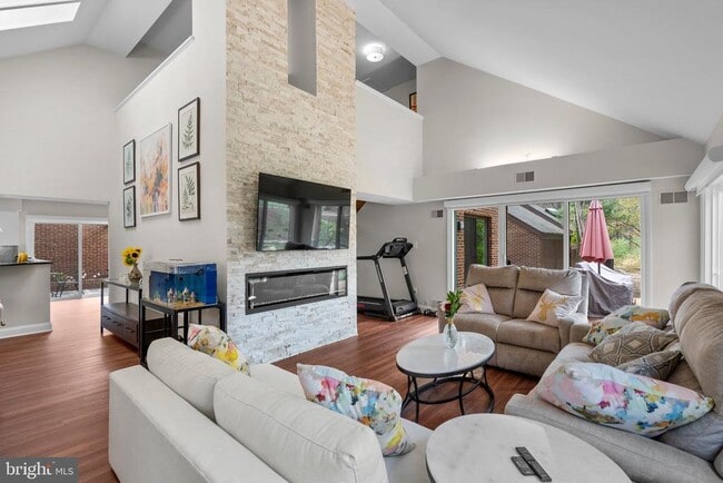 Building Photo - 11310 Harborside Cluster
