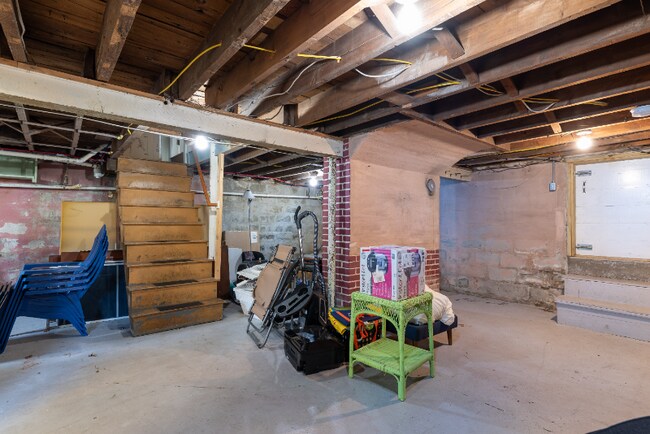 Building Photo - 47 US-1 BYP