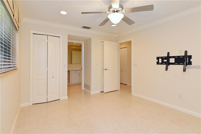 Building Photo - 3210 San Bernadino St