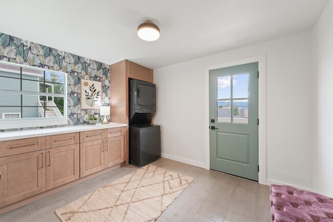 Building Photo - 4027 Ave N Ursuline St