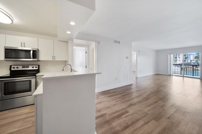 Building Photo - Crespi Apartments