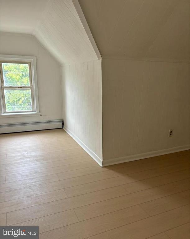 Building Photo - 214 W Main St