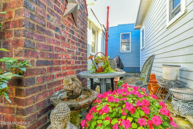 Building Photo - 78 New York Ave