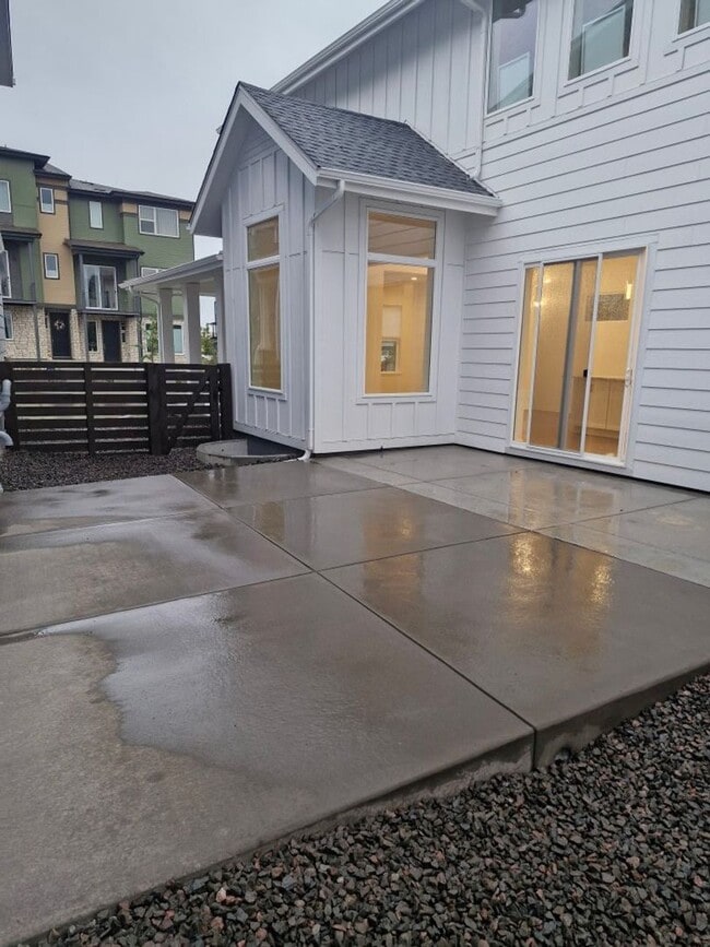 Building Photo - 820 Promenade Dr