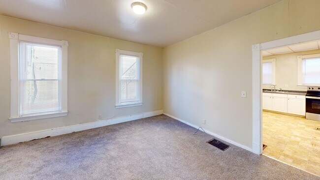 Building Photo - 4 Bed 2 Bath Single Family Home for Rent in Butler, PA