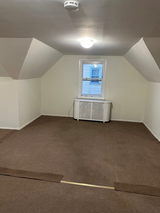 Building Photo - 27 Treno St