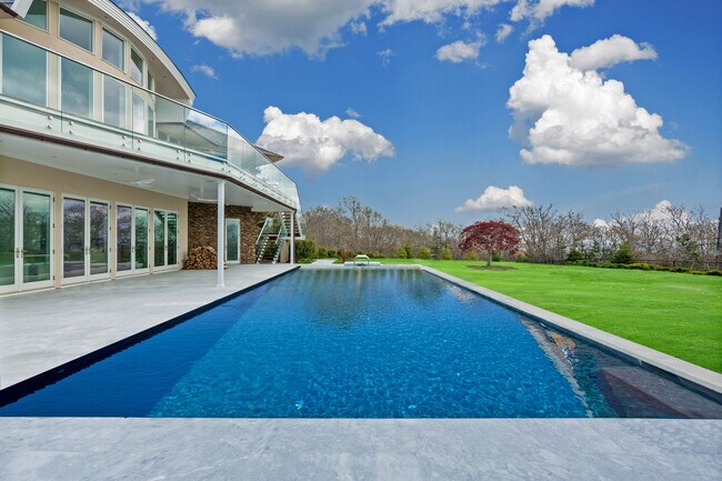 Building Photo - 21 Beech St