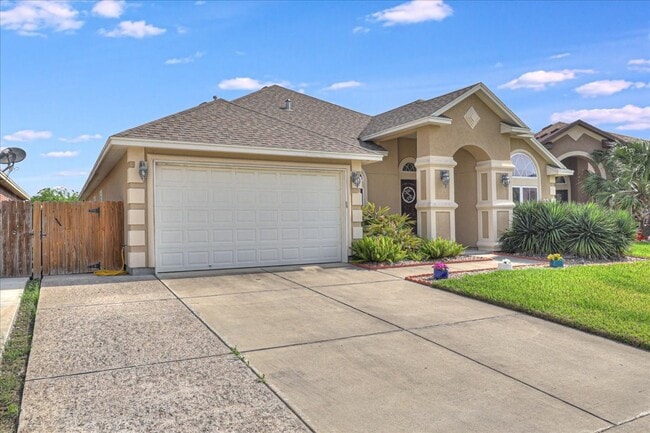 Building Photo - 7522 S Lake Dr