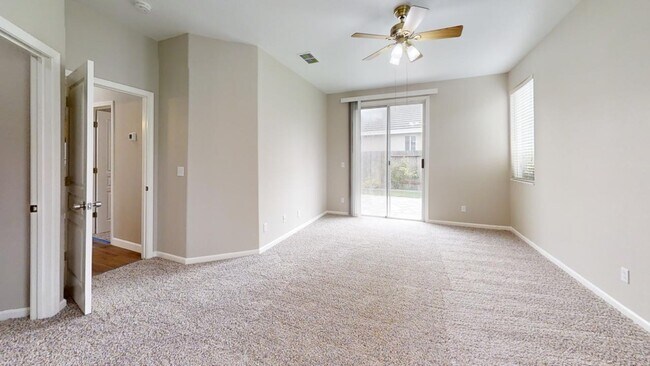 Building Photo - 3855 Saintsbury Dr