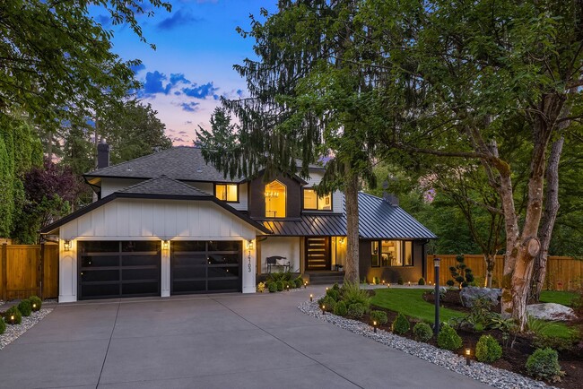 Primary Photo - 4Bd/2.5Ba Bellevue House