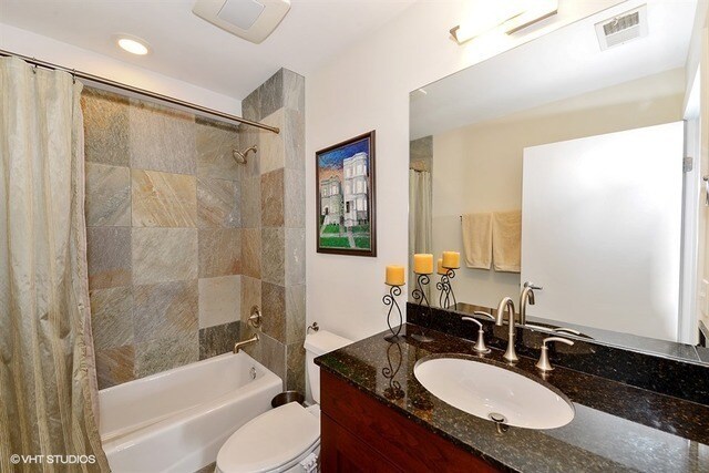 2nd bathroom - 3245 N Ashland Ave