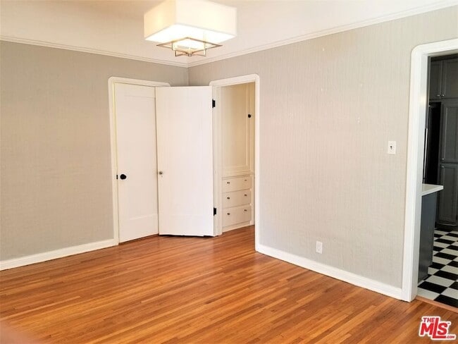 Building Photo - 329 N Ogden Dr