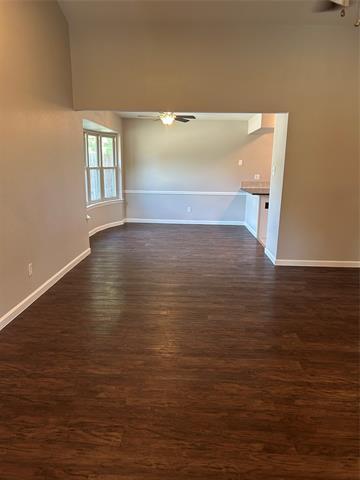 Building Photo - 2424 Oak Grove Dr