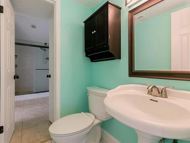 Building Photo - 2103 Whirlaway Dr