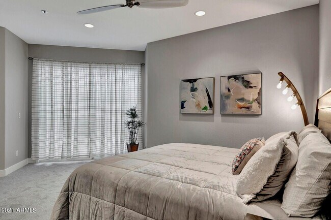 Building Photo - 7773 E Stallion Rd