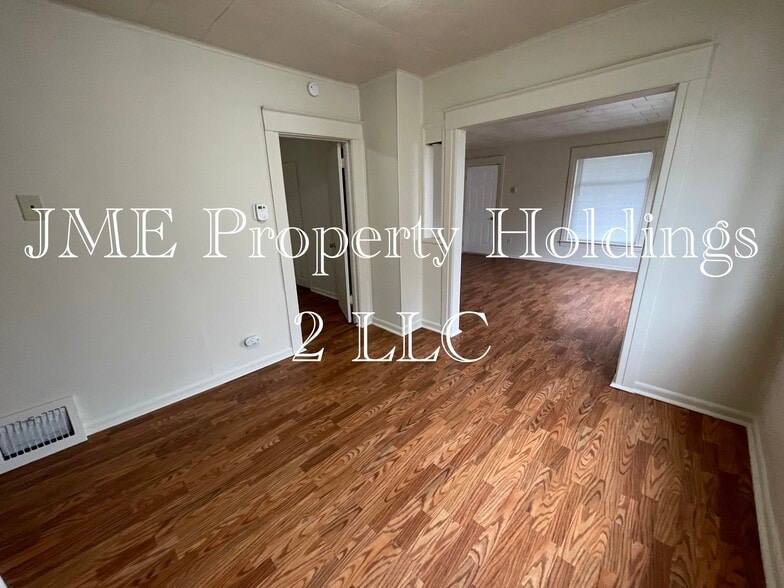 Building Photo - 113 W Young St