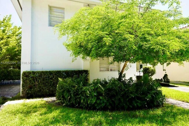 Building Photo - 309 Bird Rd