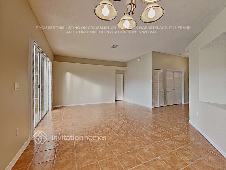 Building Photo - 10698 SW 20th Ct