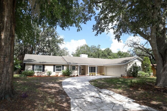 Primary Photo - Spacious 4/2 in Maitland's English Estates!