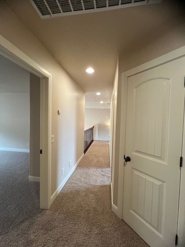 Building Photo - MONTH TO MONTH LEASE ONLY. Beautiful Custo...