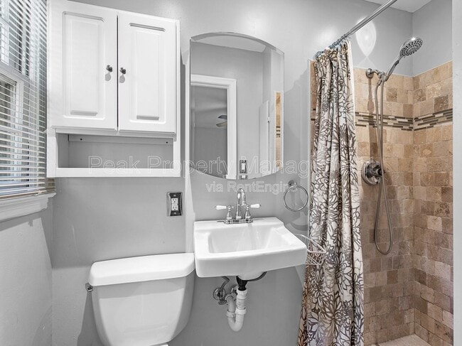 Building Photo - 2353 Shoreham Dr