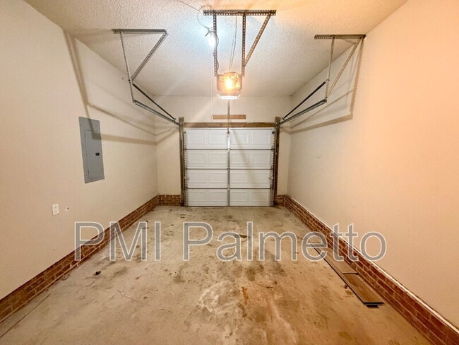 Building Photo - 104 Shipyard Blvd