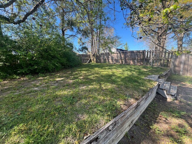 Building Photo - 109 Hickory Grove Dr