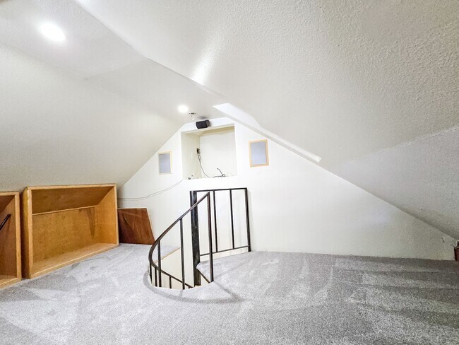 Building Photo - Spacious 3BD Rambler