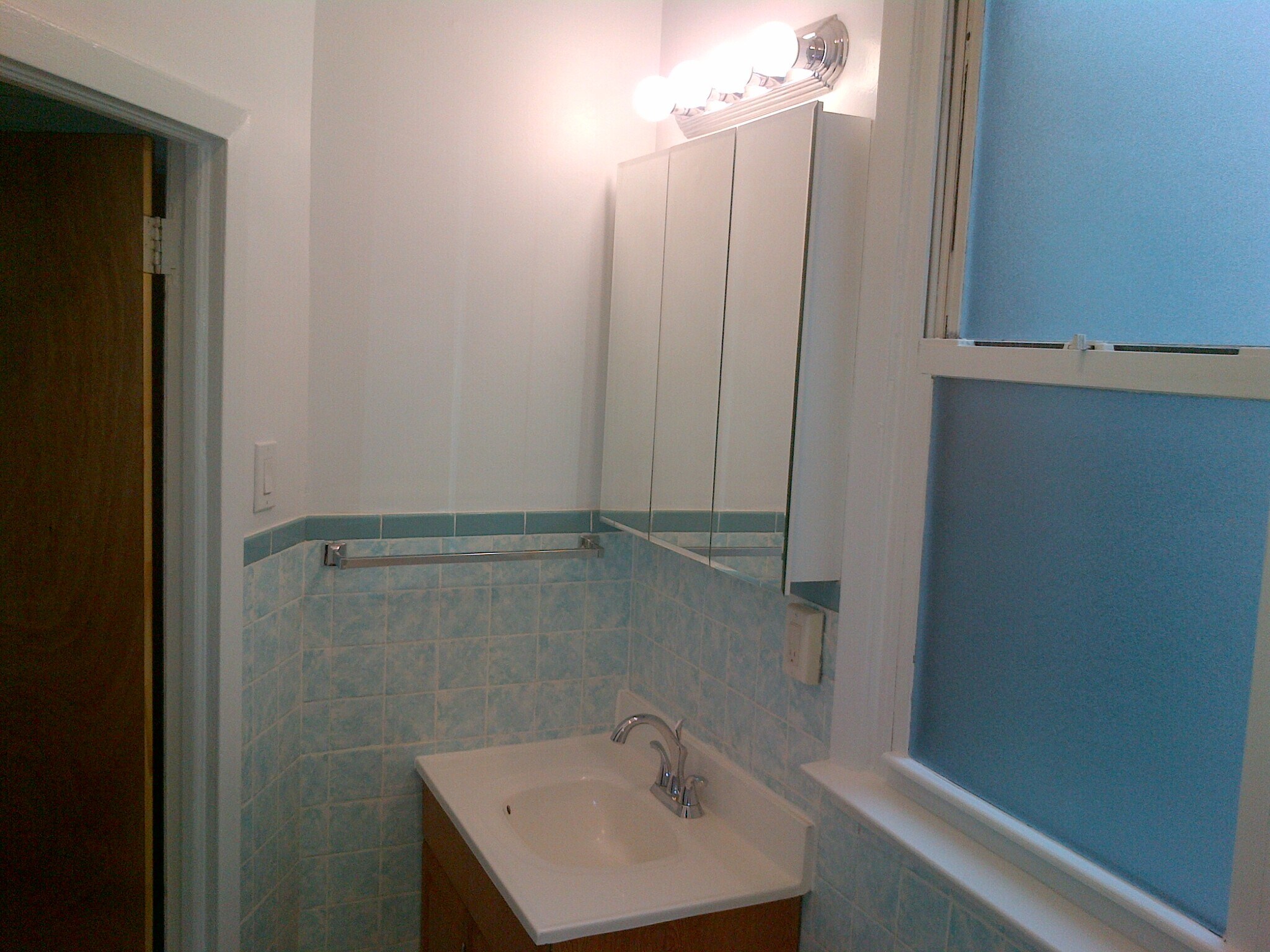 Building Photo - 1205 Ave. Y