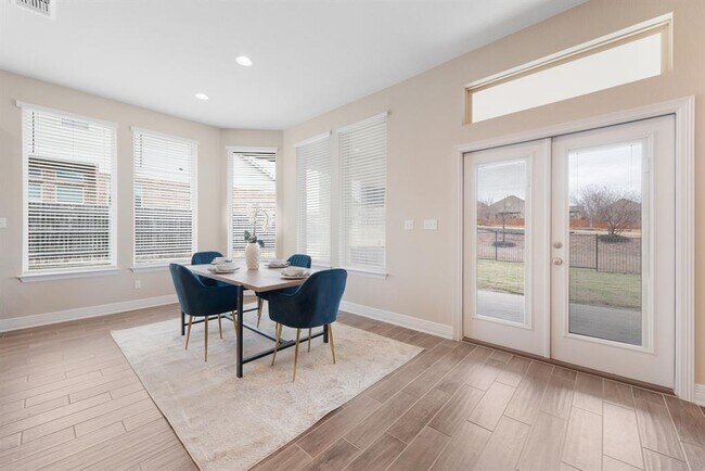 Building Photo - 521 Betony Lp