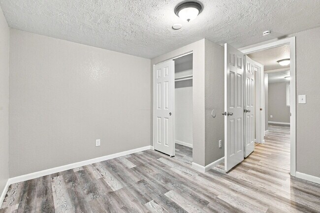 Building Photo - $2,240.95 with $300 Off the first month's rent, 4 Beds, 2 Baths, Triplex Unit in Littleton with W...