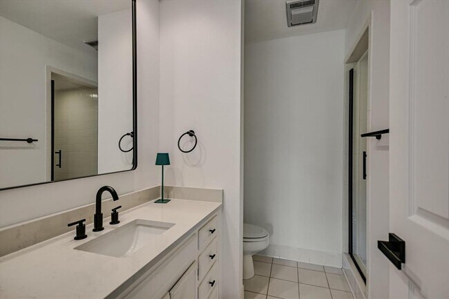Building Photo - 11125 Pinehurst Dr