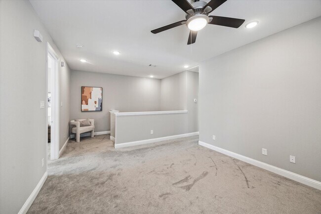 Building Photo - 5443 Camaguey St