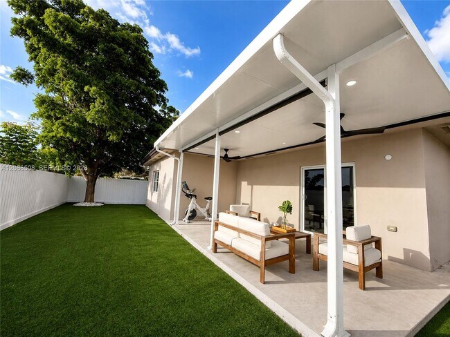 Building Photo - 23040 SW 113 Passage