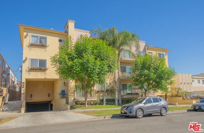 Building Photo - 626 E Orange Grove Ave