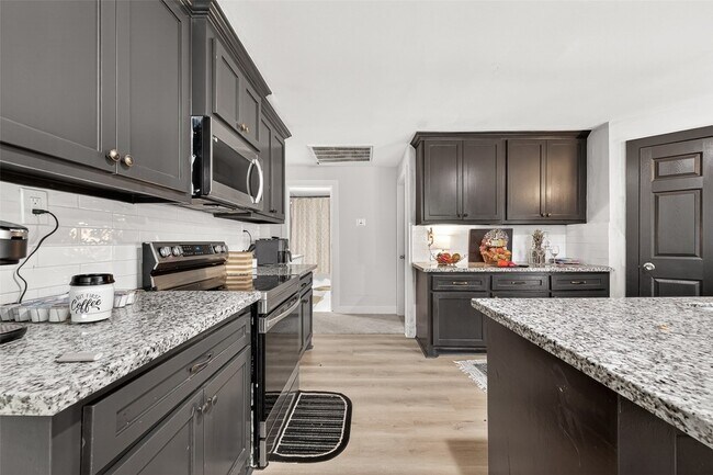 Building Photo - 29927 County Rd 25