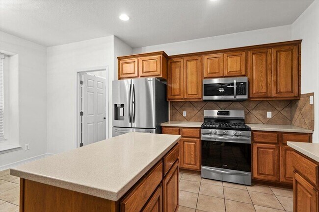 Building Photo - 2304 Village View Loop