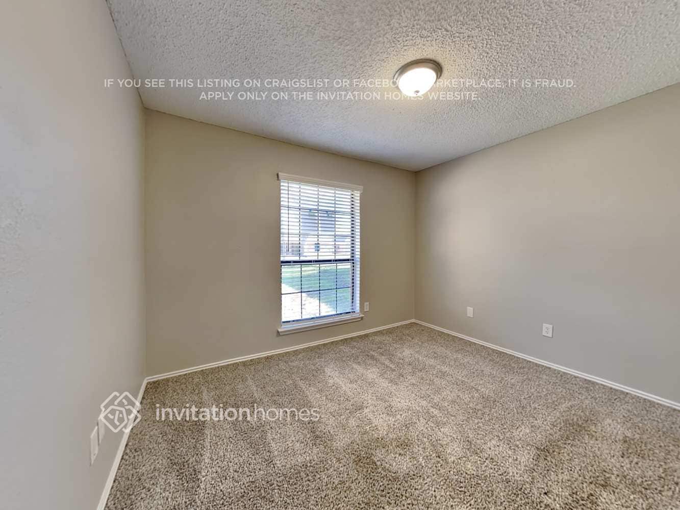 Building Photo - 519 Thomas