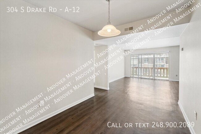 Building Photo - 304 S Drake Rd