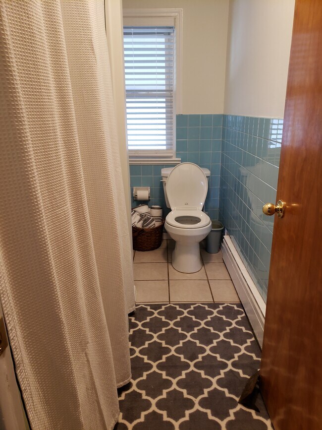 BATHROOM - 86 Virginia Ter