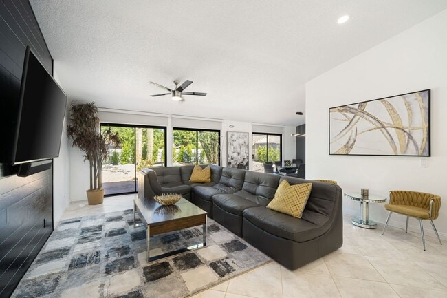 Building Photo - 74830 Waring Ct