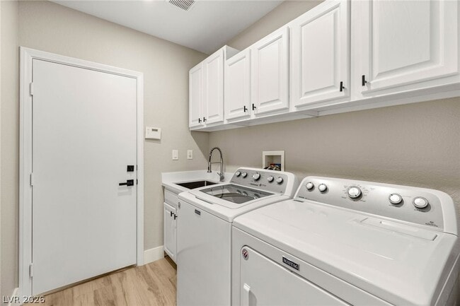 Building Photo - 1605 Shadow Rock Dr