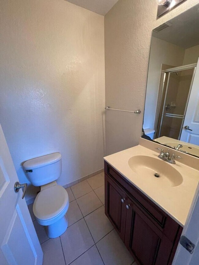 Building Photo - Two bedroom townhouse in gated Sonoma Bay ...