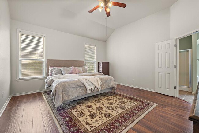 Building Photo - 123 Justin Leonard Dr