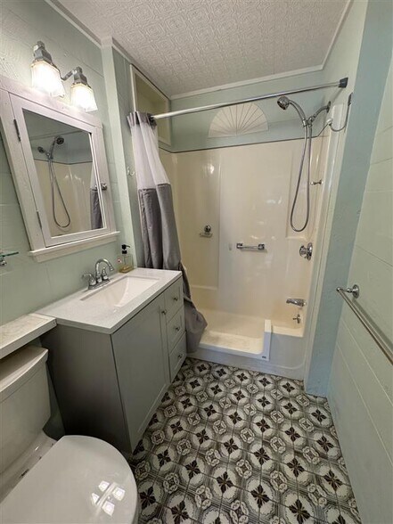 Building Photo - 57 Clarendon Ave